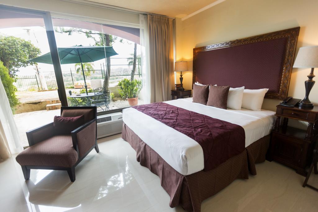 Hotel Altos de Fontana Managua Habitación foto