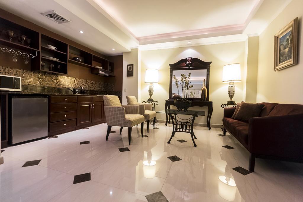 Hotel Altos de Fontana Managua Habitación foto