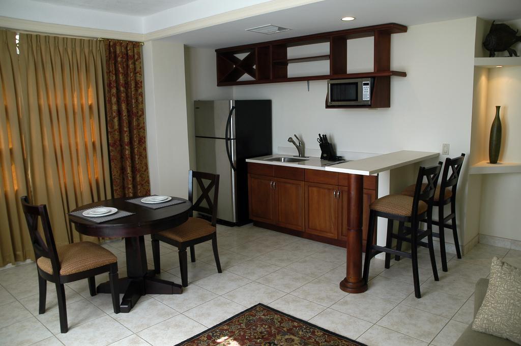 Hotel Altos de Fontana Managua Habitación foto