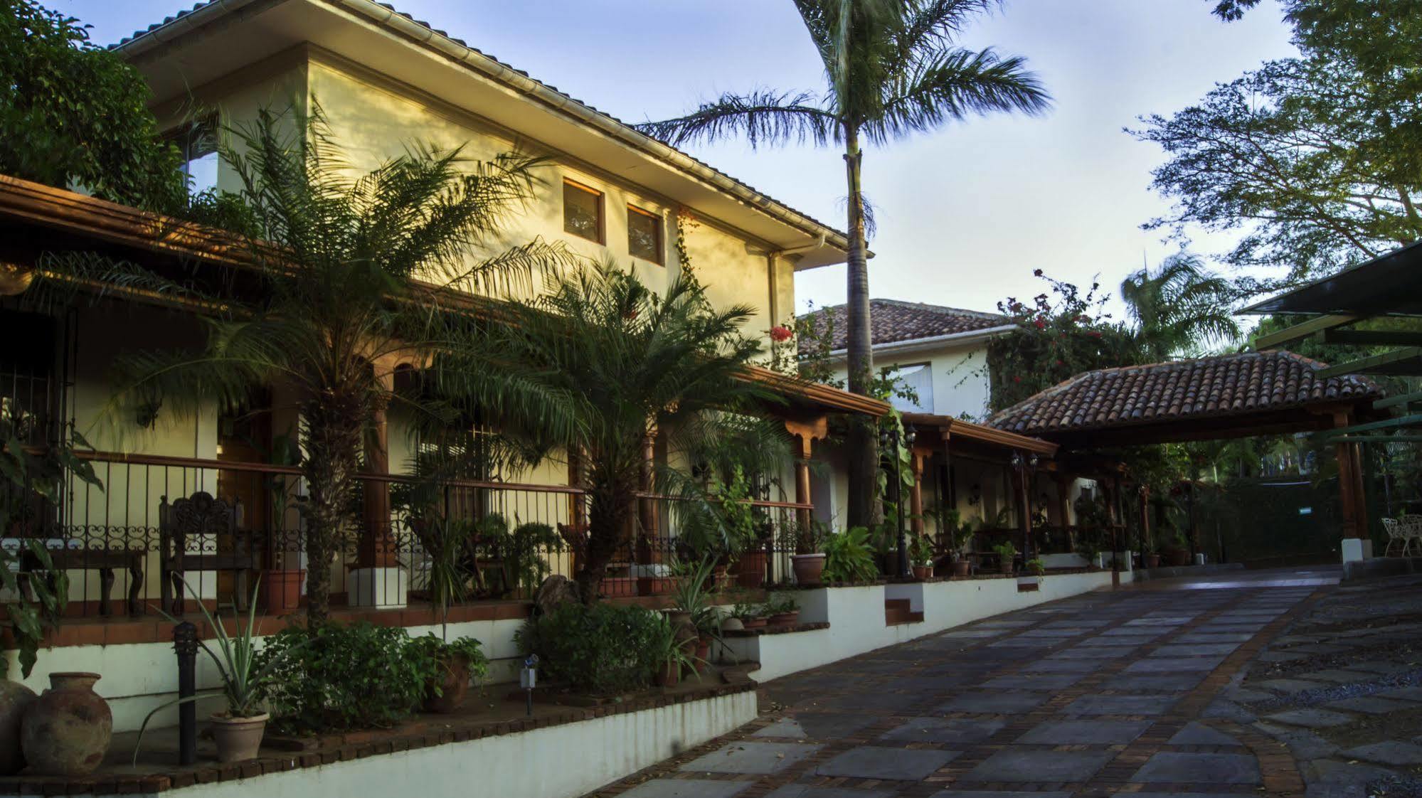 Altos de Fontana Hotel Managua Exterior foto